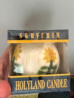 Souvenir - White Floral Decorative Candle